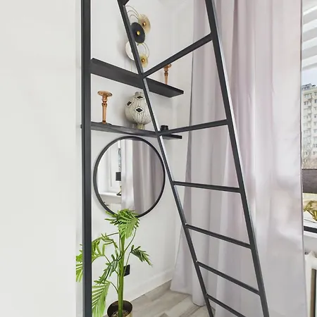 Comfortable In Warsaw's Mokotow District Next To The Metro By Renters *