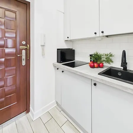 Comfortable In Warsaw's Mokotow District Next To The Metro By Renters