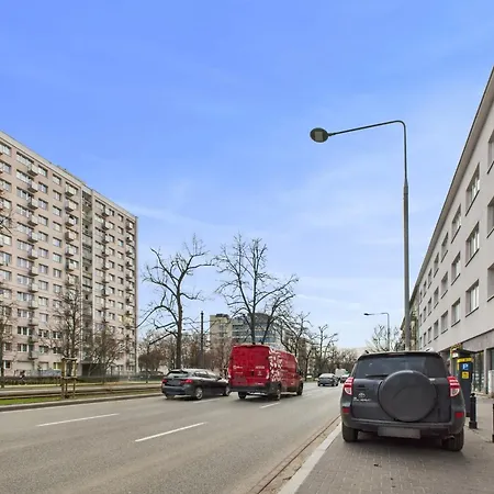 Comfortable In Warsaw's Mokotow District Next To The Metro By Renters شقة *