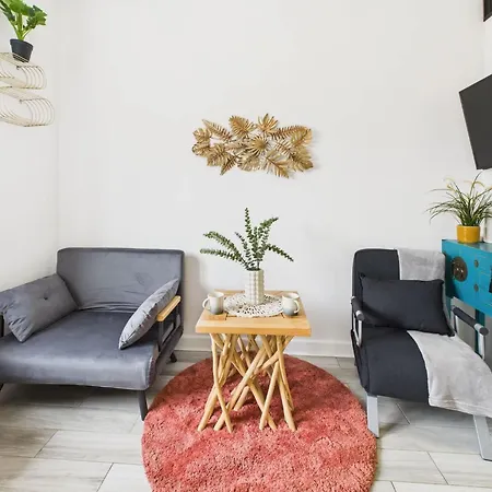 Comfortable In Warsaw's Mokotow District Next To The Metro By Renters Daire *