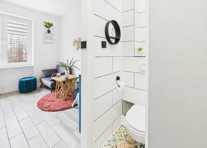 Comfortable In Warsaw's Mokotow District Next To The Metro By Renters Apartment Warsaw