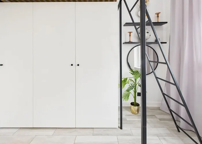 Comfortable In Warsaw's Mokotow District Next To The Metro By Renters