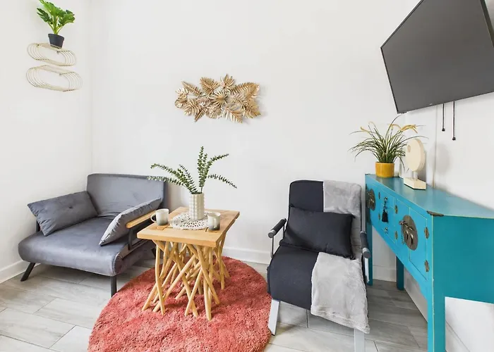 Apartment Comfortable In Warsaw's Mokotow District Next To The Metro By Renters *