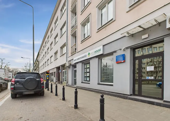 Apartment Comfortable In Warsaw's Mokotow District Next To The Metro By Renters