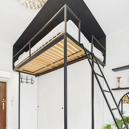 Daire Comfortable In Warsaw's Mokotow District Next To The Metro By Renters